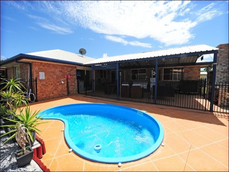 8 Werite Court, Boyne Island QLD 4680
