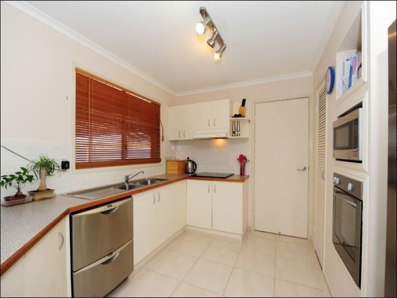 8 Werite Court, Boyne Island QLD 4680