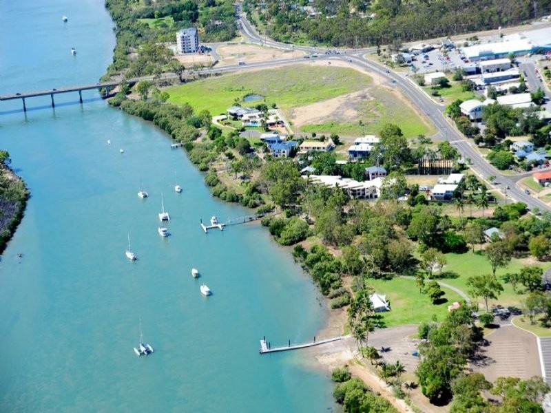 9 River Drive, Boyne Island QLD 4680