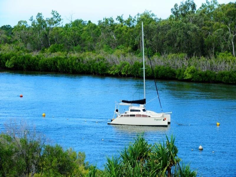 9 River Drive, Boyne Island QLD 4680