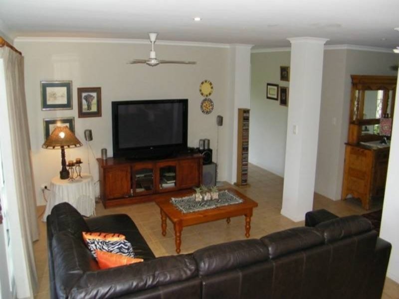 18 Magnolia Avenue, Gladstone QLD 4680
