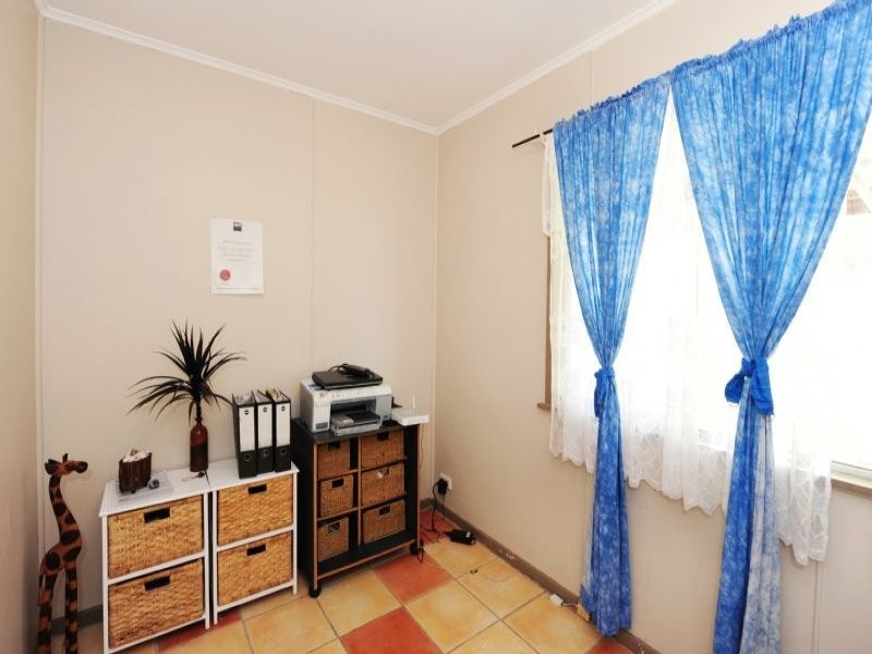 11 Larsen Street, Gladstone QLD 4680