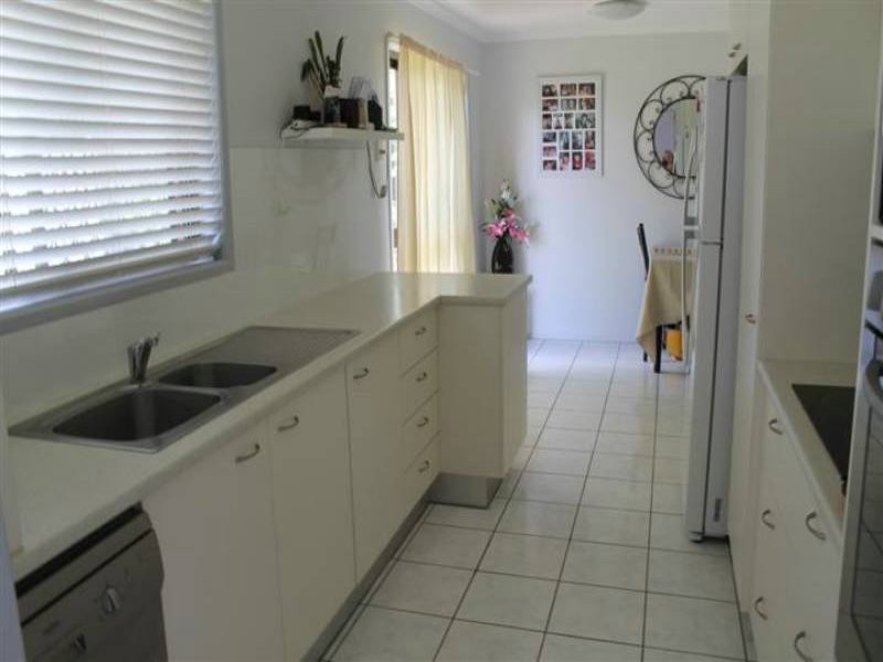 4 Mercedes Street, Clinton QLD 4680