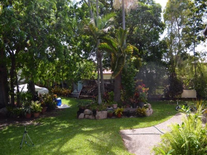 18 Roberts Street, South Gladstone QLD 4680
