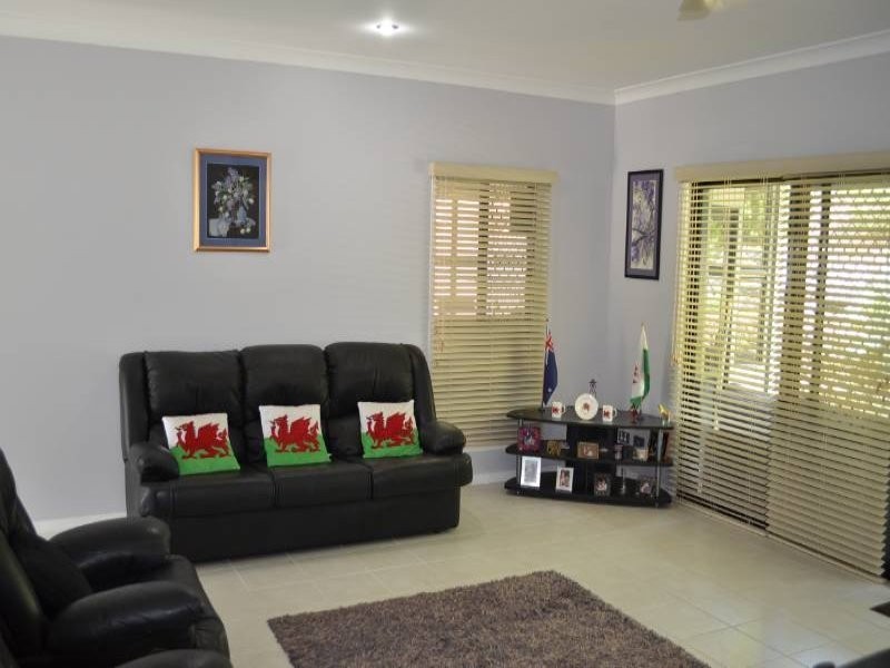 6 Observatory Place, New Auckland QLD 4680