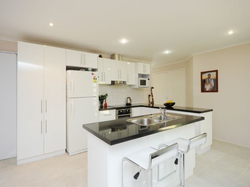6 Daydream Drive, Clinton QLD 4680