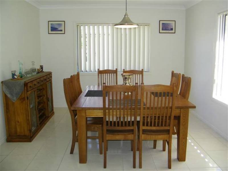 90 Emmadale Drive, New Auckland QLD 4680