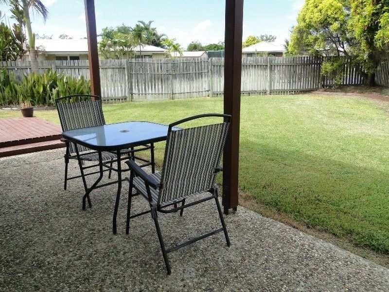 2A Yaldara Court, New Auckland QLD 4680