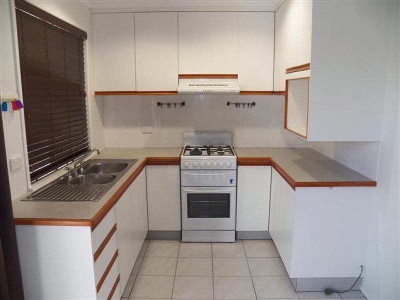 6 Erin Close, New Auckland QLD 4680