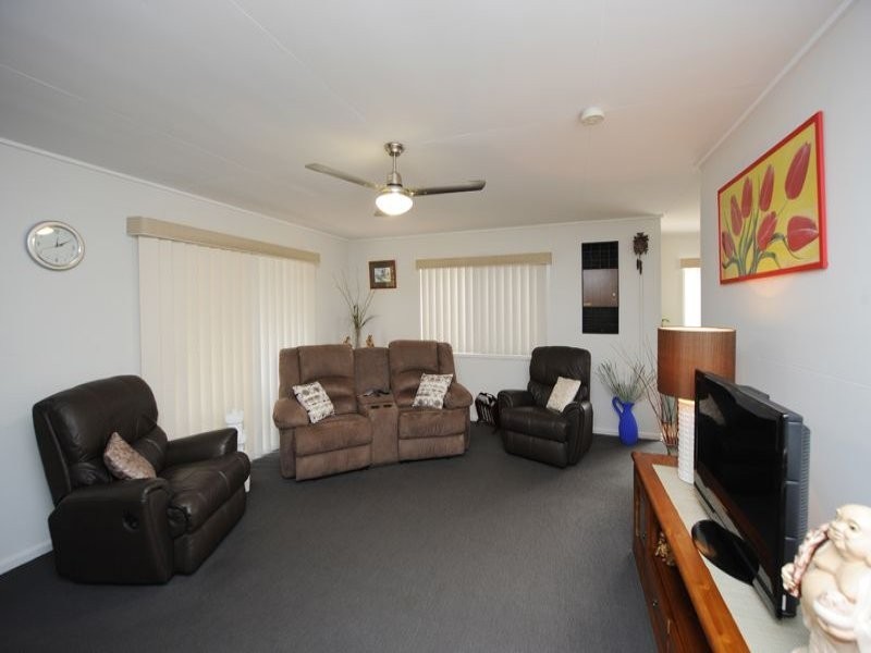 5 Peters Crescent, West Gladstone QLD 4680