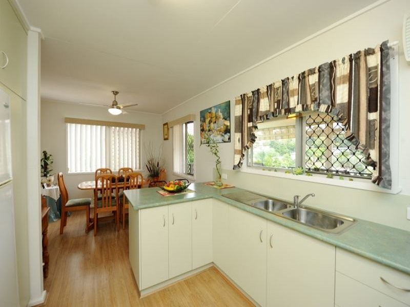 5 Peters Crescent, West Gladstone QLD 4680