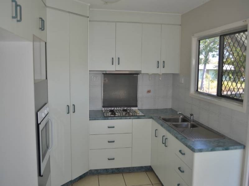 4 Ferguson Crescent, West Gladstone QLD 4680