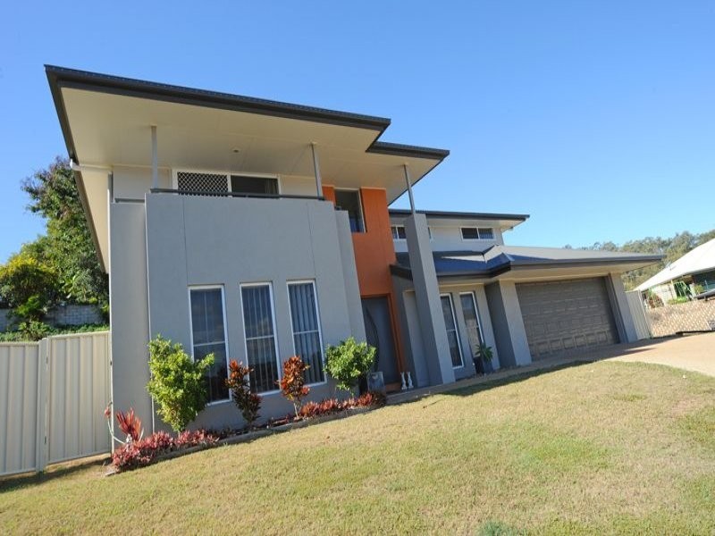 12 Phoenix Place, Telina QLD 4680
