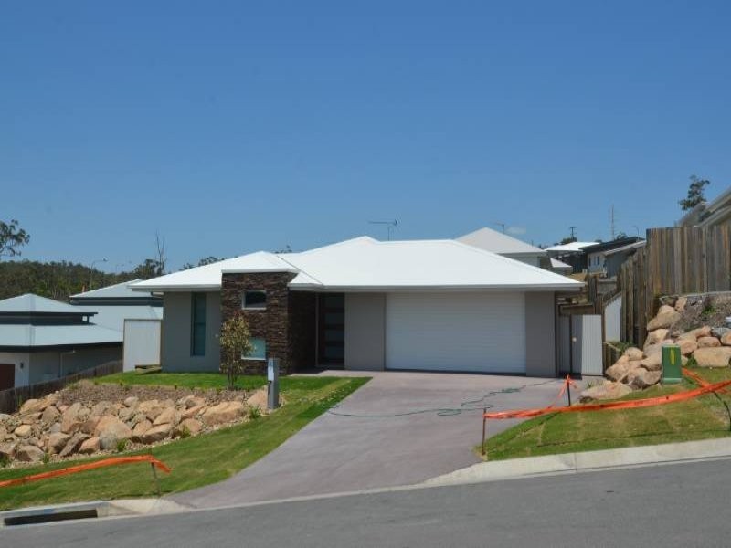 3 Carnarvon Parade, New Auckland QLD 4680