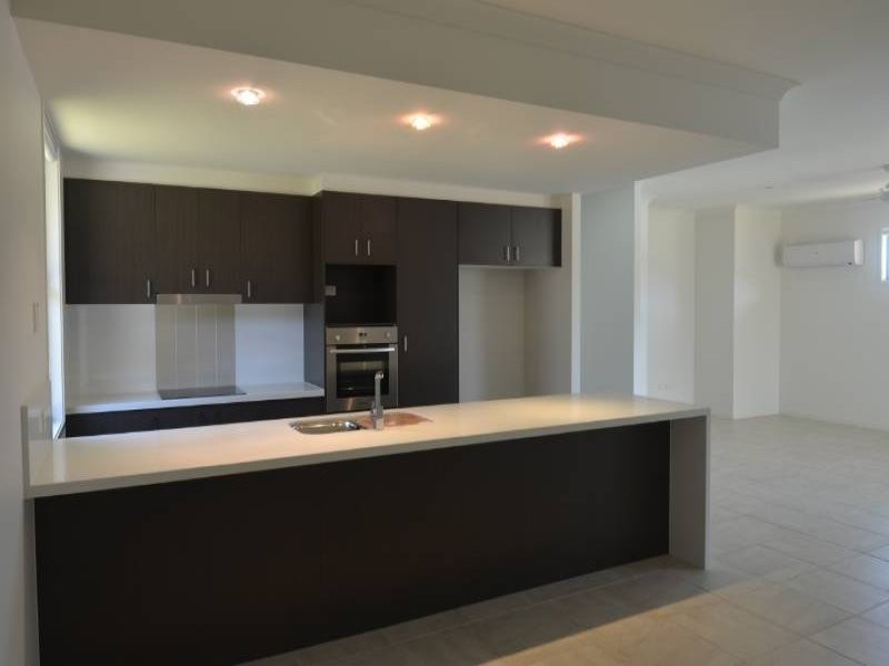 3 Carnarvon Parade, New Auckland QLD 4680