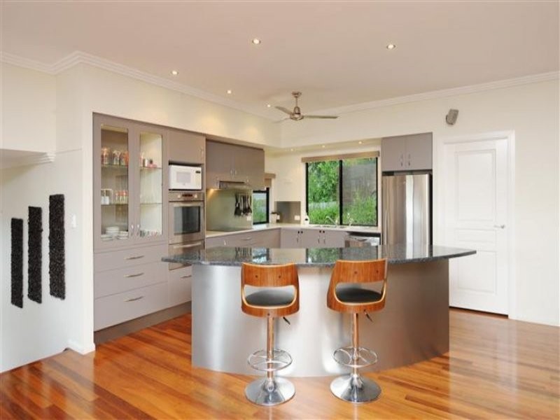 5 Viewpoint Way, New Auckland QLD 4680