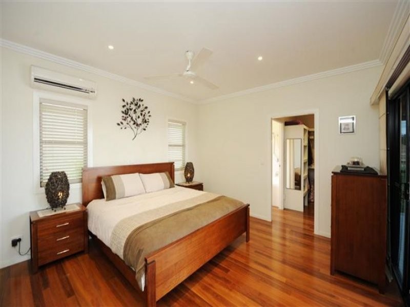 5 Viewpoint Way, New Auckland QLD 4680