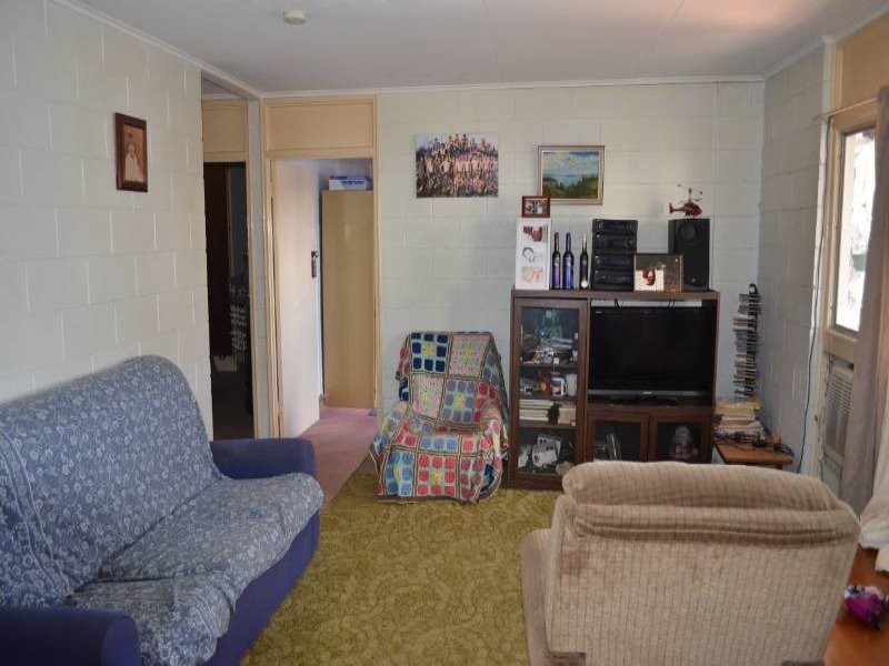 17 Leonard Street, South Gladstone QLD 4680