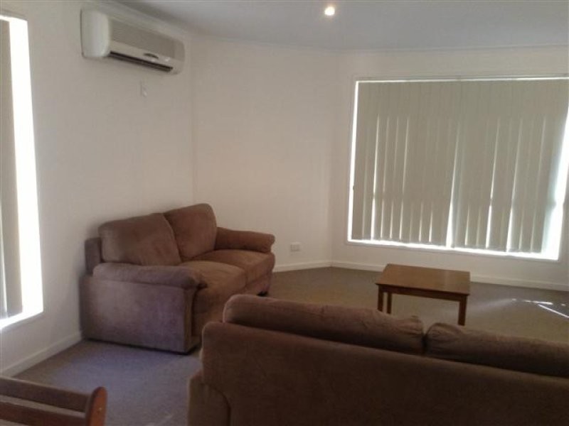 3 Bridgeman Place, New Auckland QLD 4680