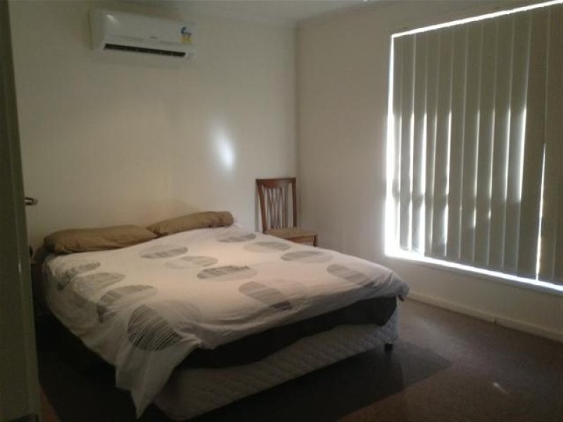 3 Bridgeman Place, New Auckland QLD 4680