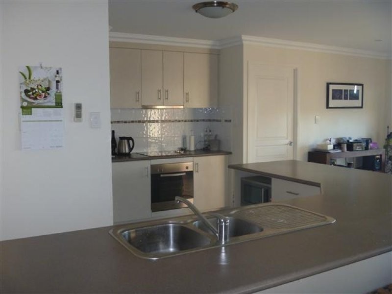 13 Leslie Street, Clinton QLD 4680