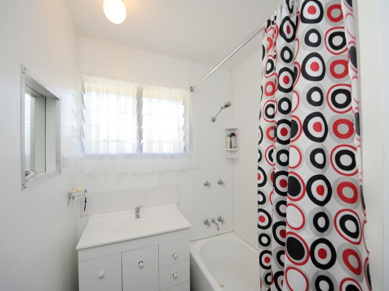 6 Brunke Street, West Gladstone QLD 4680