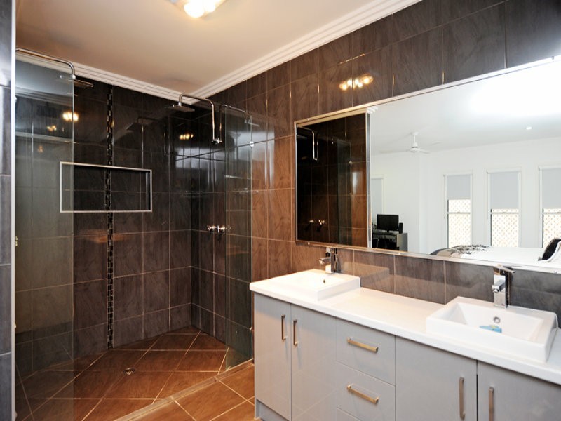 24 Lingwoodock Place, Glen Eden QLD 4680