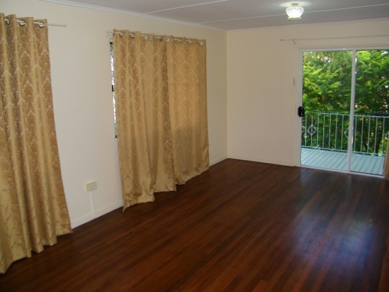 73 Sutton Street, Barney Point QLD 4680