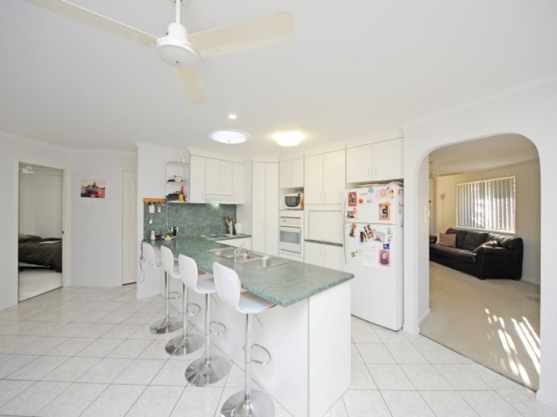 90 Dixon Drive, Telina QLD 4680