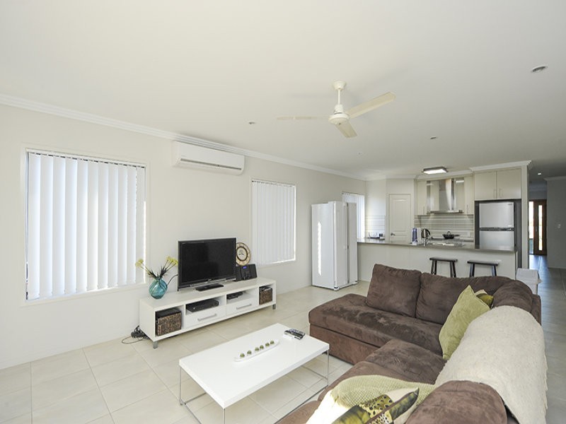 9 Kroombit Terrace, New Auckland QLD 4680