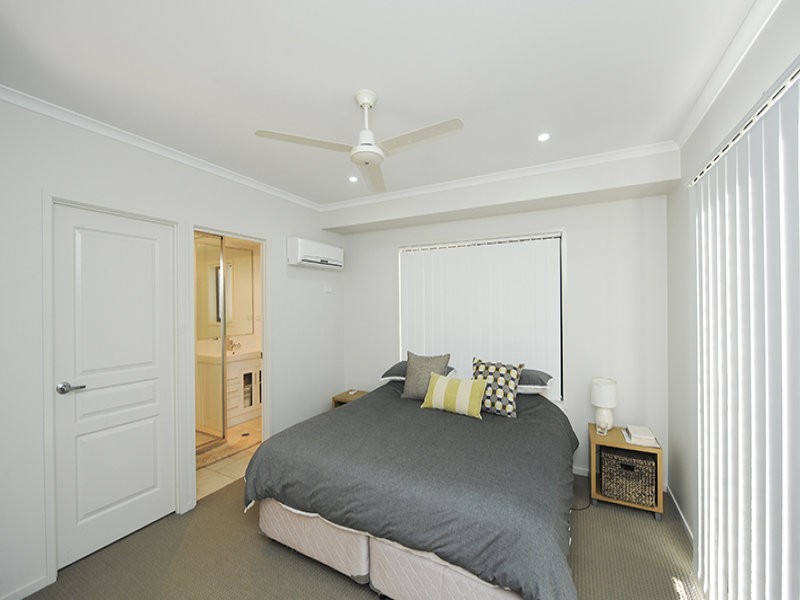 9 Kroombit Terrace, New Auckland QLD 4680