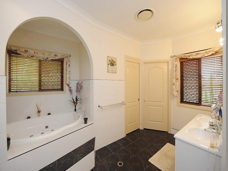 40 Clipper Terrace, South Gladstone QLD 4680