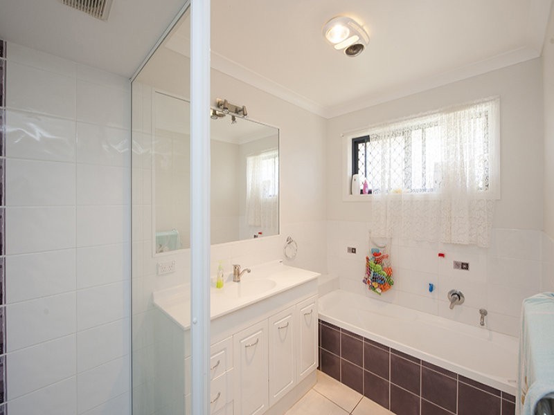 21 Huntington Court, New Auckland QLD 4680