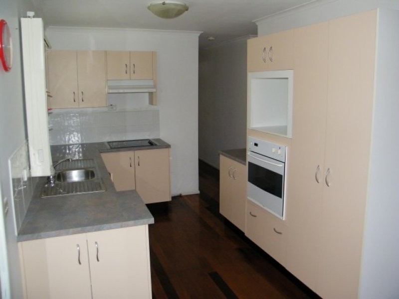 12 McGinlay street, Clinton QLD 4680