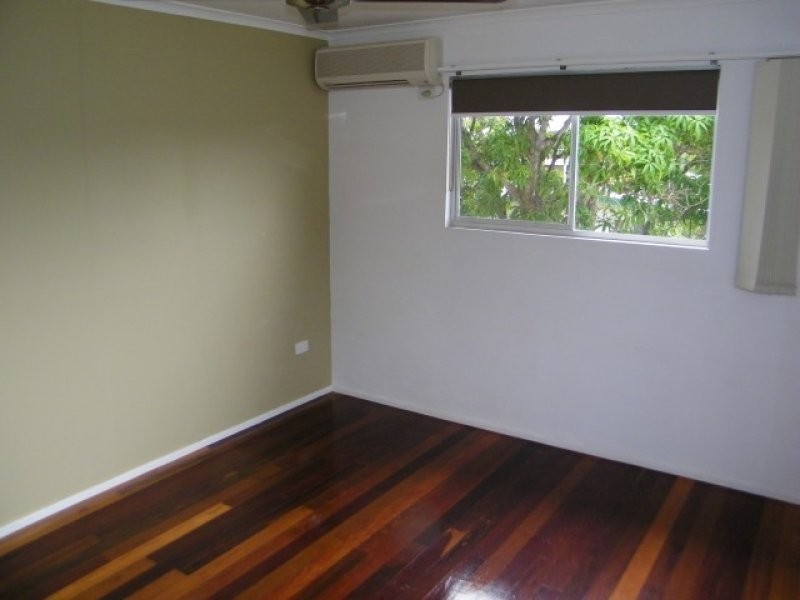 12 McGinlay street, Clinton QLD 4680