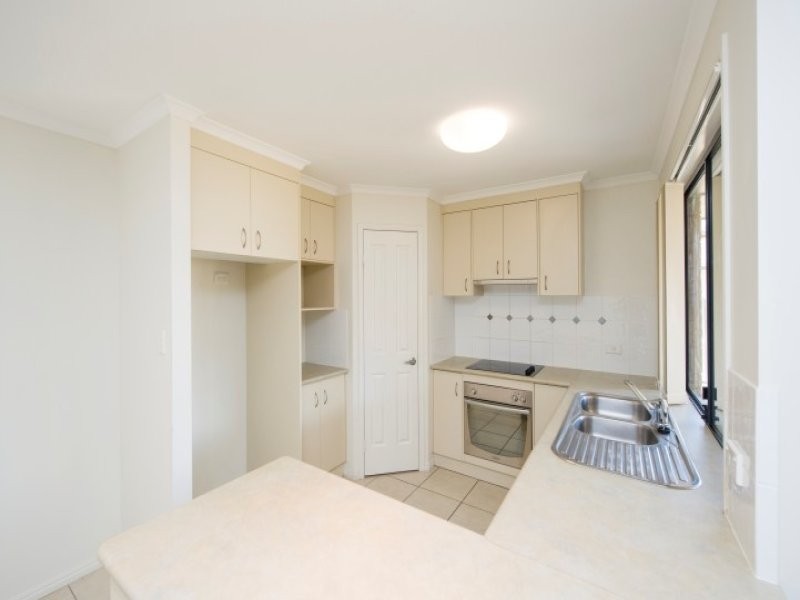 16 Bridgeman Place, New Auckland QLD 4680