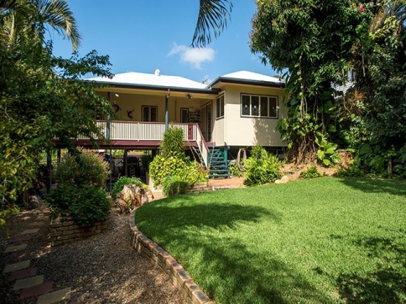 8 Hunter Street, West Gladstone QLD 4680