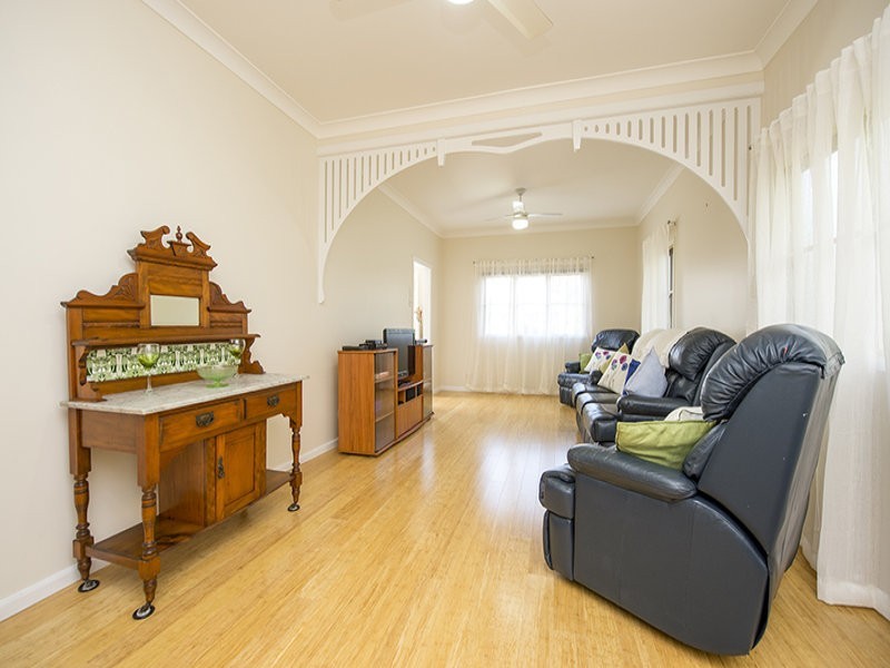8 Hunter Street, West Gladstone QLD 4680
