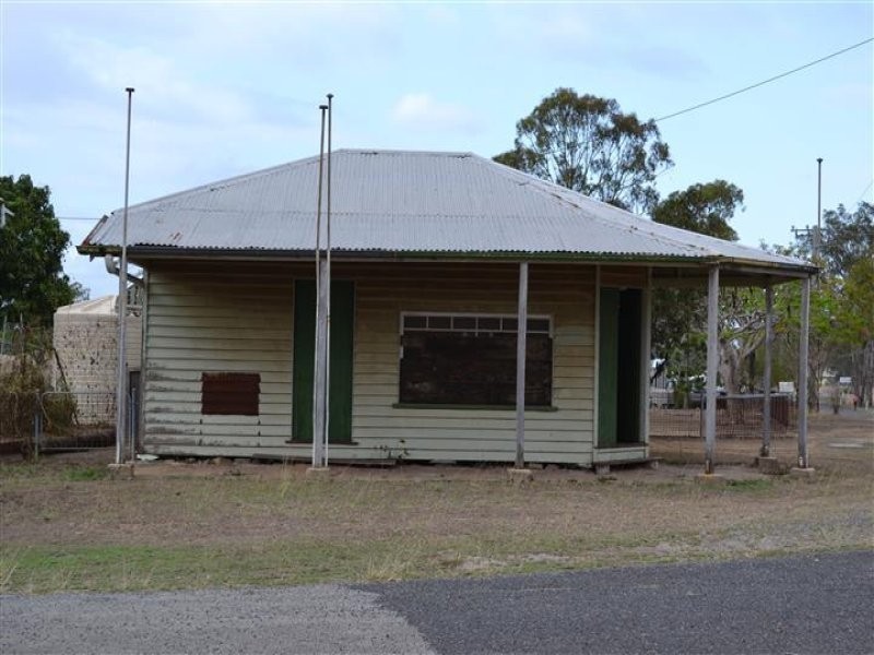 1 Sinclair Street, Ambrose QLD 4695