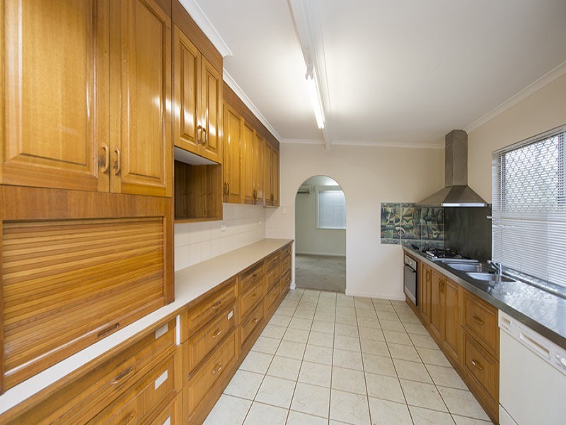 4 Lotus Street, Sun Valley QLD 4680