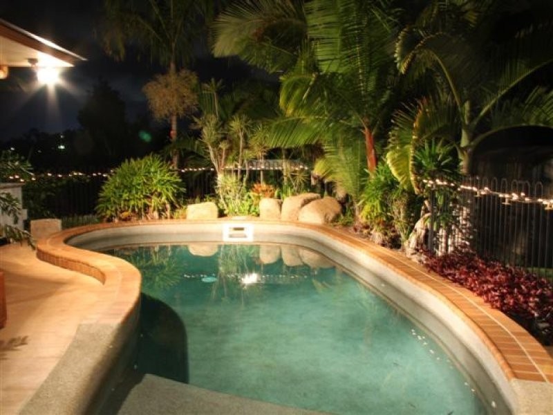 21 Michel Place, Telina QLD 4680