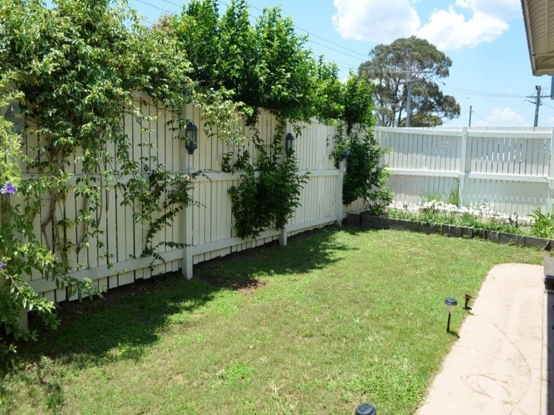 24 Coase Street, West Gladstone QLD 4680