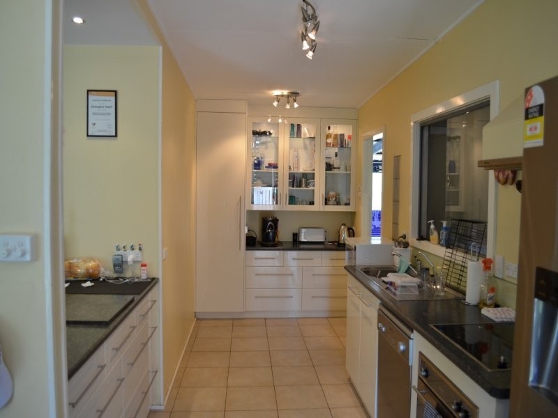 24 Coase Street, West Gladstone QLD 4680