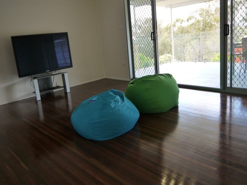 8 Matson Crescent, West Gladstone QLD 4680