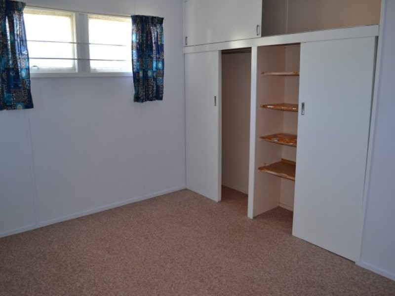 1 Byrne Street, West Gladstone QLD 4680