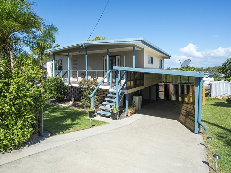 32 Hansen Crescent, Clinton QLD 4680