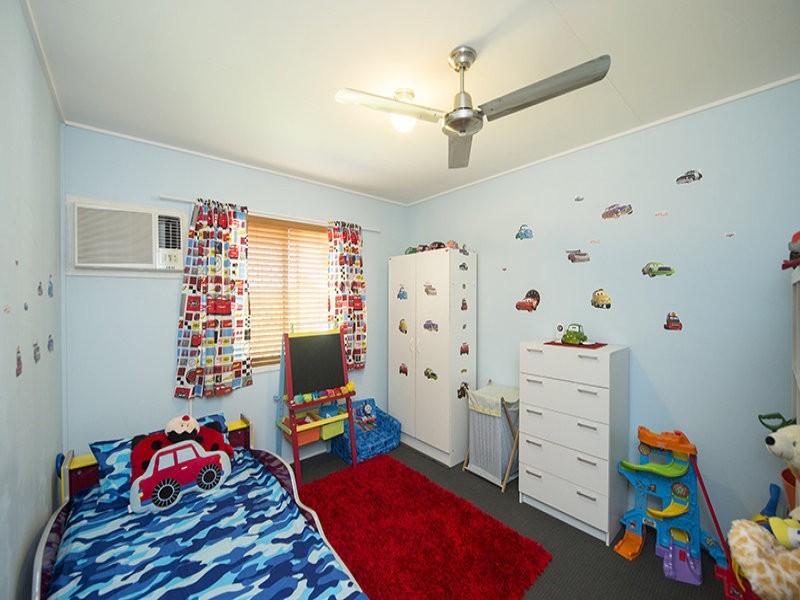 32 Hansen Crescent, Clinton QLD 4680