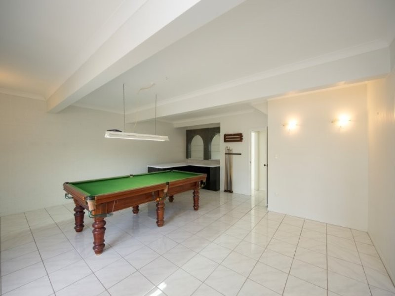1 Pine Avenue, West Gladstone QLD 4680