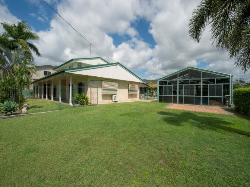 1 Pine Avenue, West Gladstone QLD 4680
