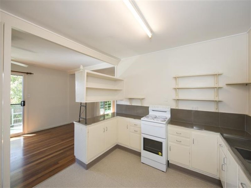 6 Lyons Street, South Gladstone QLD 4680